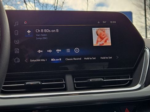 Used 2024 Chevrolet Trax LT image 22