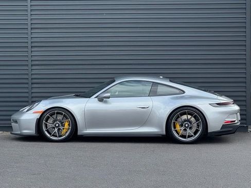Certified 2022 Porsche 911 GT3 RWD image 2