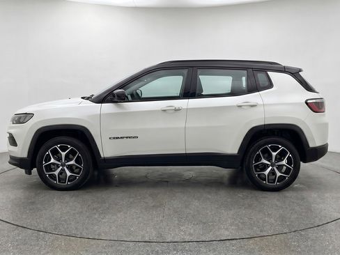 Used 2025 Jeep Compass Limited AWD/4WD image 5