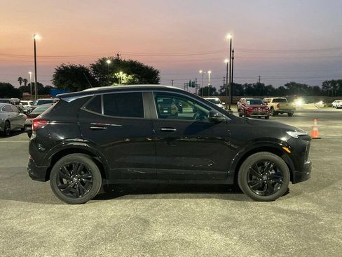 Used 2024 Buick Encore GX Sport Touring AWD/4WD image 4