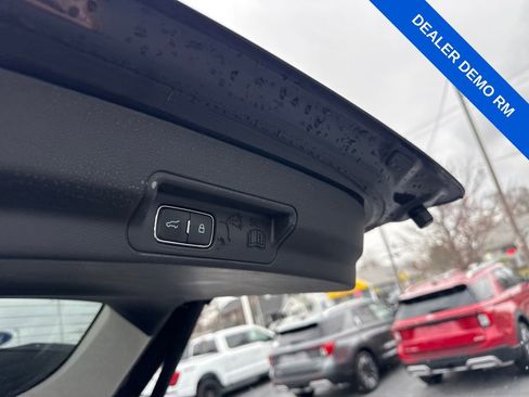 Used 2025 Ford Explorer Active w/ Active Comfort Package image 11