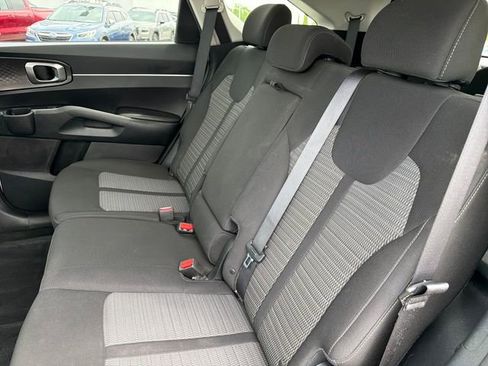 Used 2022 Kia Sorento LX AWD/4WD image 19
