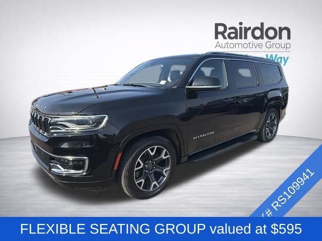 Used 2024 Jeep Wagoneer L Series III w/ Flexible Seating Group AWD/4WD image 3
