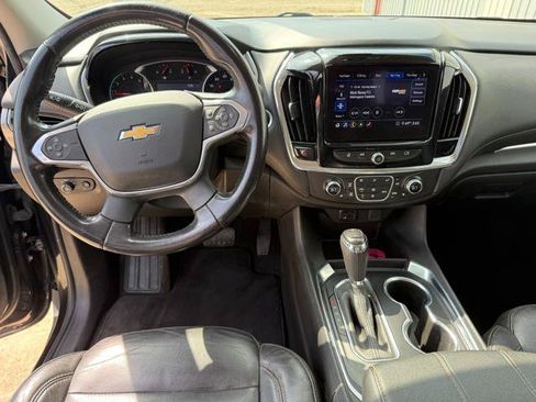 Used 2020 Chevrolet Traverse LT w/ LT Premium Package AWD/4WD image 14