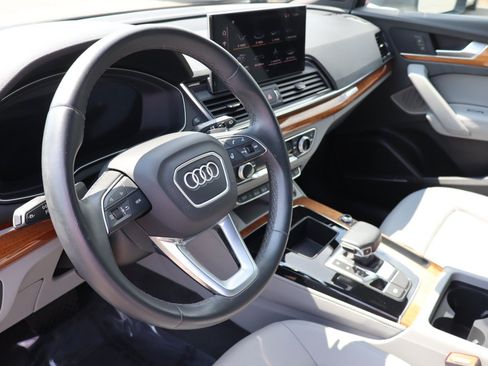 Used 2023 Audi Q5 2.0T Premium Plus w/ Premium Plus Package AWD/4WD image 12