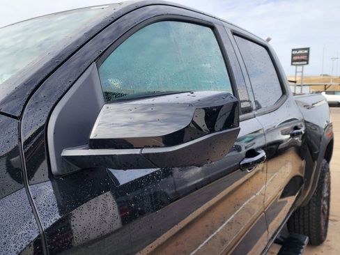 New 2025 GMC Canyon Elevation w/ Convenience Package image 12