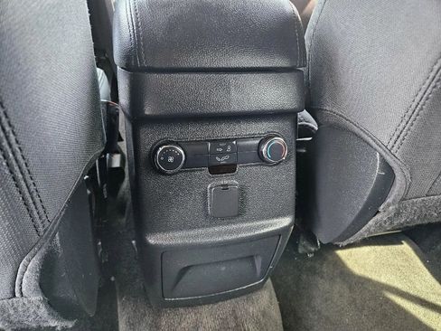 Used 2017 Ford Explorer XLT FWD image 20