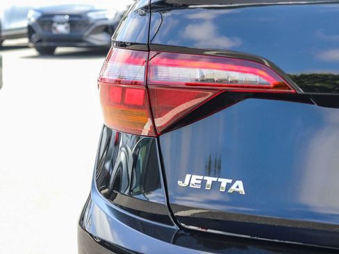 Used 2019 Volkswagen Jetta SE FWD image 11