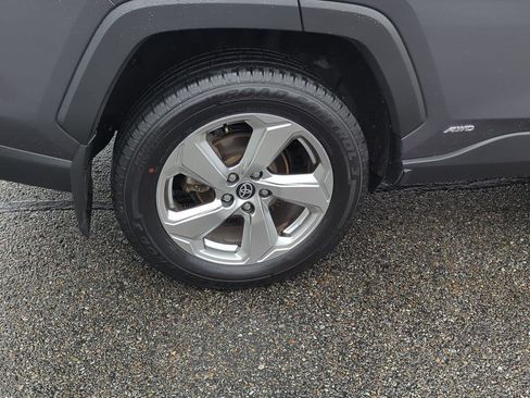 Used 2021 Toyota RAV4 Limited image 10