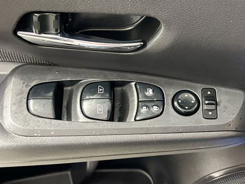 Used 2024 Nissan Kicks SV FWD image 15