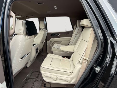 Used 2025 GMC Yukon Denali w/ Advanced Technology Package RWD image 24