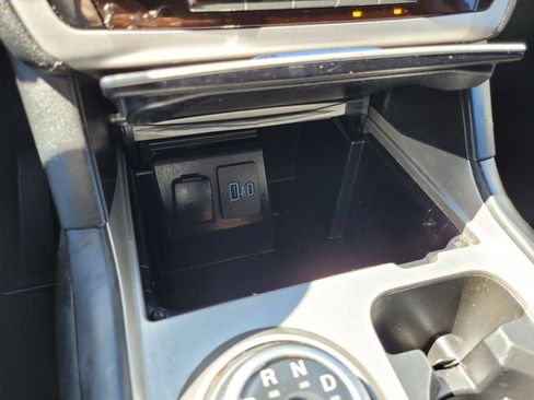 Used 2021 Ford Explorer XLT RWD image 25