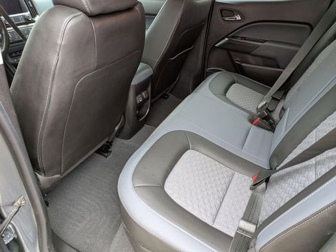 Used 2022 Chevrolet Colorado Z71 w/ Safety Package image 24