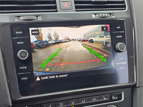 Used 2019 Volkswagen e-Golf SE w/ Driver Assistance Package image 24