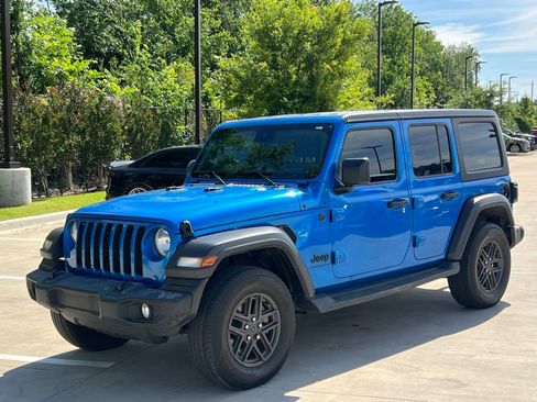 Used 2024 Jeep Wrangler Unlimited Sport AWD/4WD image 5