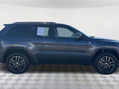 Used 2017 Jeep Grand Cherokee Trailhawk w/ Trailhawk Luxury Group image 4
