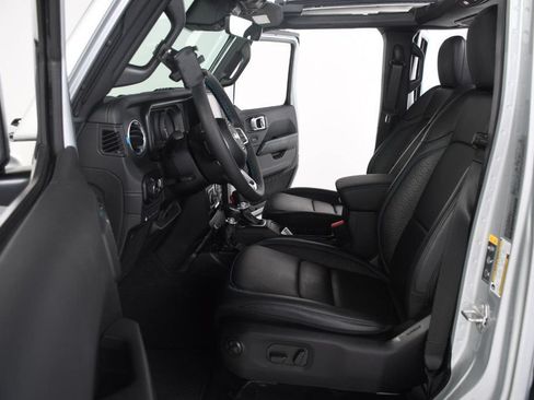 Used 2024 Jeep Wrangler High Altitude AWD/4WD image 28