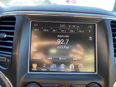 Used 2014 Jeep Grand Cherokee Limited image 28