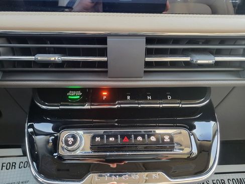 Certified 2024 Lincoln Corsair AWD w/ Equipment Group 101A image 14