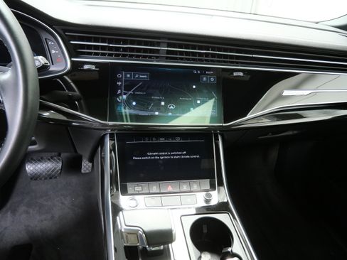 Used 2023 Audi Q8 Premium Plus w/ Premium Plus Package AWD/4WD image 19