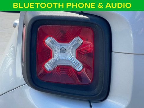 Used 2020 Jeep Renegade Latitude FWD image 13