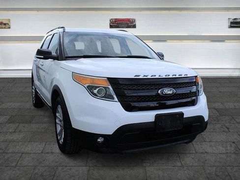 Used 2014 Ford Explorer XLT FWD image 1
