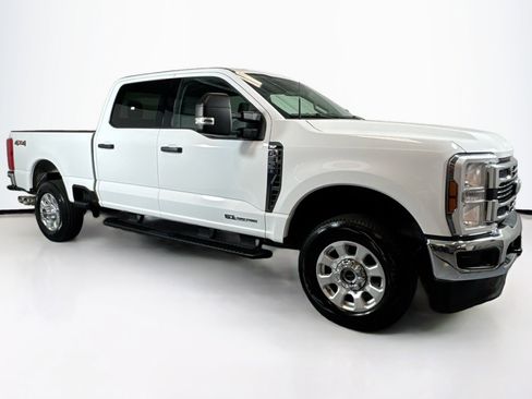 Used 2024 Ford F350 XLT image 3