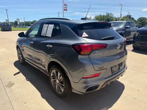 Used 2022 Buick Encore GX Select w/ Sport Touring Package FWD image 4