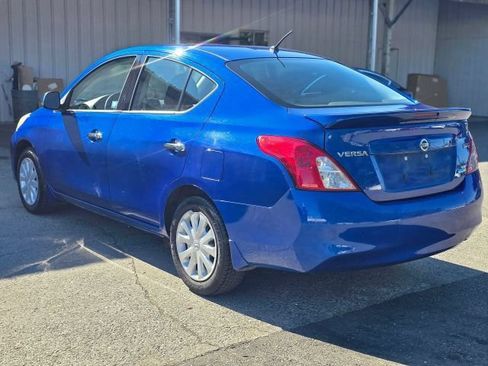 Used 2014 Nissan Versa SV FWD image 5