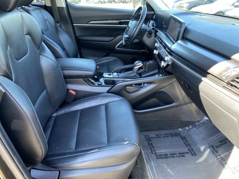 Used 2023 Kia Telluride S AWD/4WD image 23
