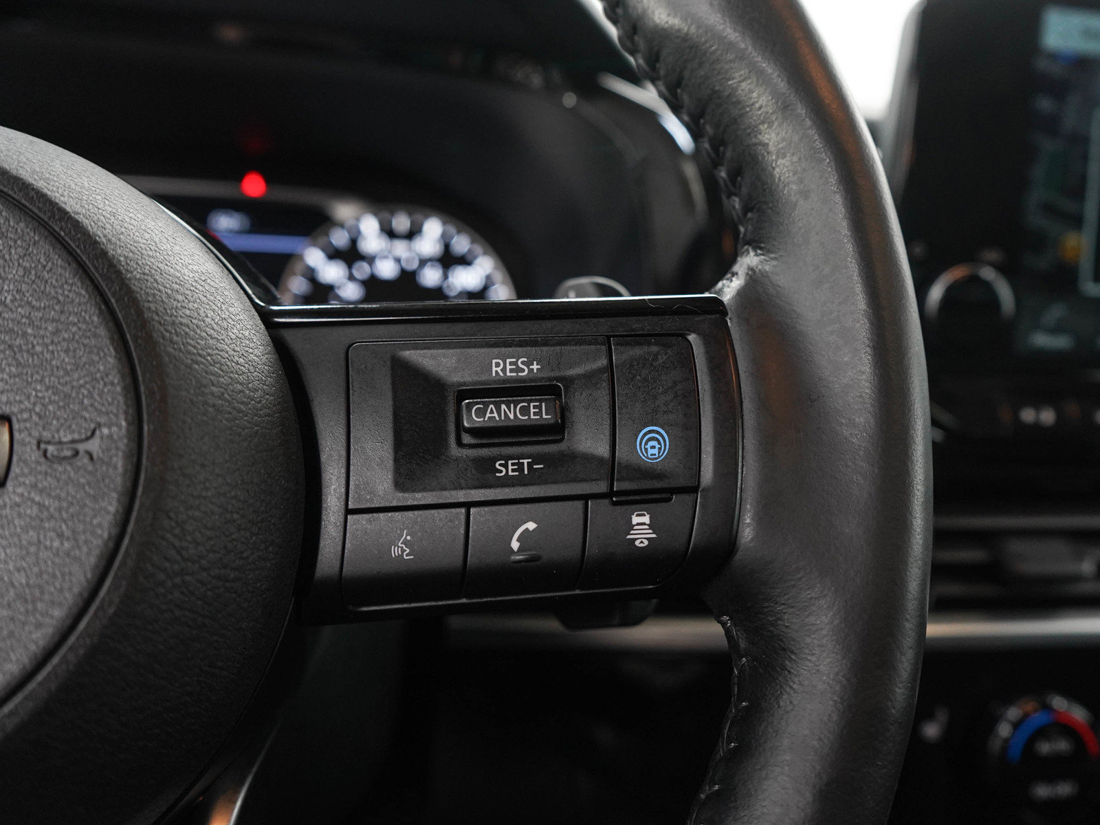 Used 2024 Nissan Pathfinder SL w/ SL Premium Package AWD/4WD image 28