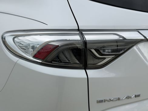 Used 2024 Buick Enclave Avenir w/ Avenir Technology Package image 9