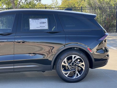 New 2025 Lincoln Nautilus Premier w/ Equipment Group 102A image 6