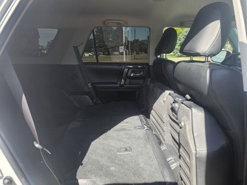 Used 2019 Toyota 4Runner TRD Off-Road AWD/4WD image 38