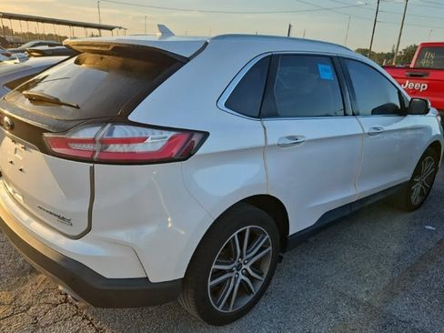 Used 2019 Ford Edge Titanium FWD image 3