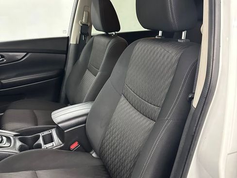 Used 2018 Nissan Rogue SV image 13