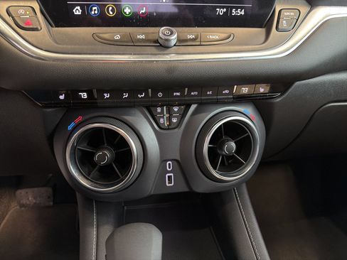 Used 2025 Chevrolet Blazer LT FWD image 21