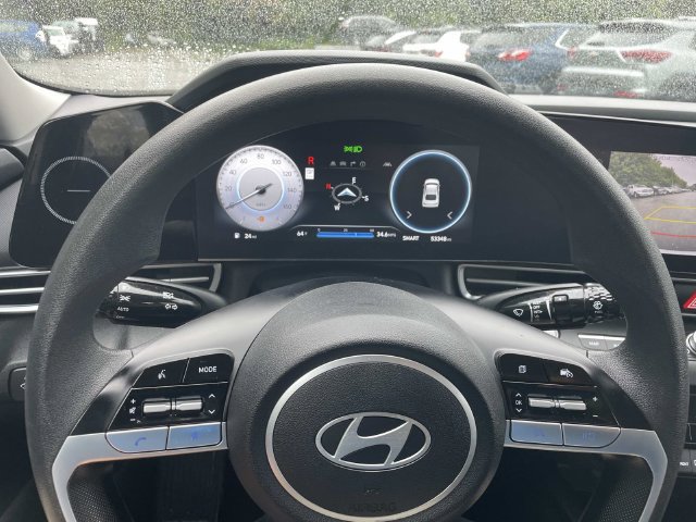 Used 2024 Hyundai Elantra SEL FWD image 28