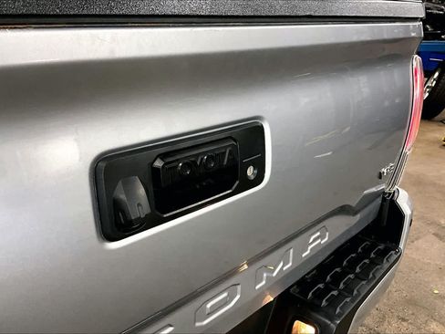 Used 2020 Toyota Tacoma TRD Sport w/ Technology Package AWD/4WD image 29