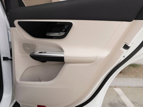 Used 2026 Mercedes-Benz GLC 300 image 22