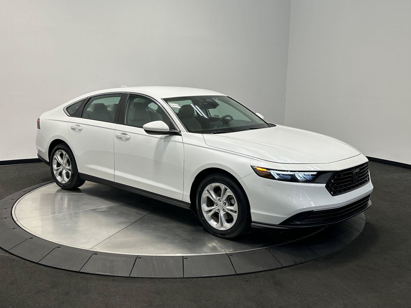 Certified 2023 Honda Accord LX image 2