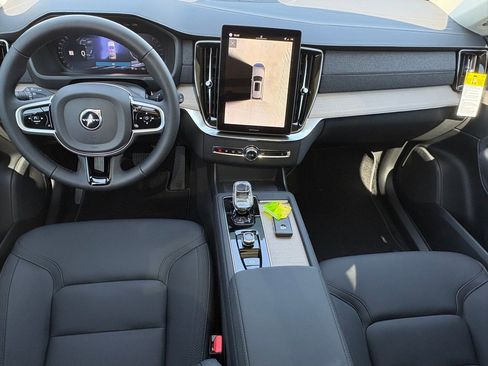 New 2026 Volvo XC90 B6 Plus w/ Protection Package Premier image 8