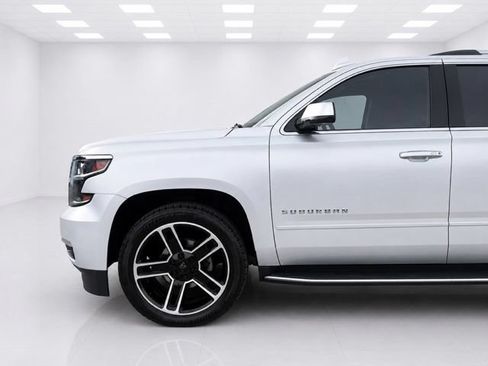Used 2020 Chevrolet Suburban Premier AWD/4WD image 5