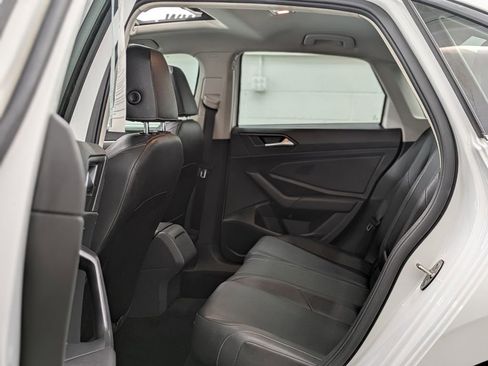 Used 2019 Volkswagen Jetta SE FWD image 17