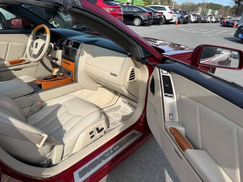 Used 2006 Cadillac XLR RWD image 14
