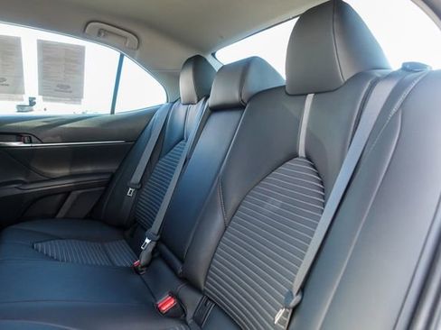 Certified 2021 Toyota Camry SE image 28