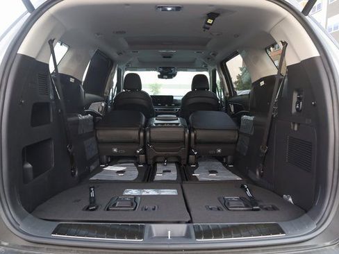 Certified 2025 Kia Carnival SX Prestige FWD image 34