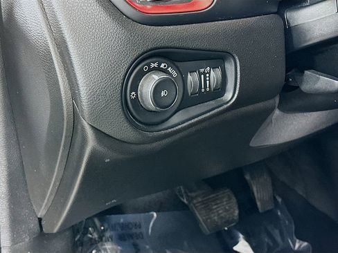 Certified 2017 Jeep Renegade Trailhawk image 15