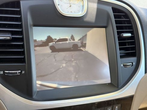 Used 2012 Chrysler 300 Limited RWD image 17