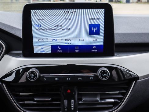 Used 2022 Ford Escape SE w/ Cold Weather Package image 31